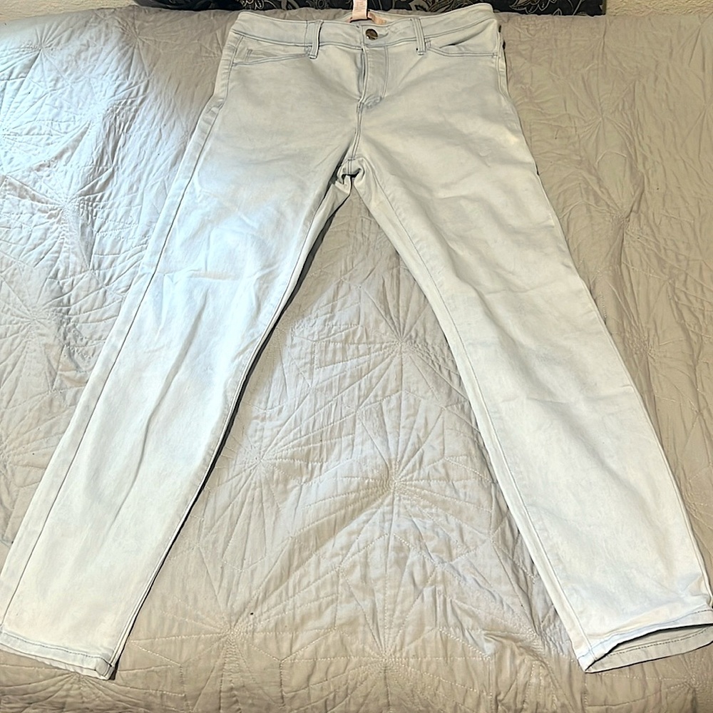 Forever 21 jeans only worn once with no rips or stains
